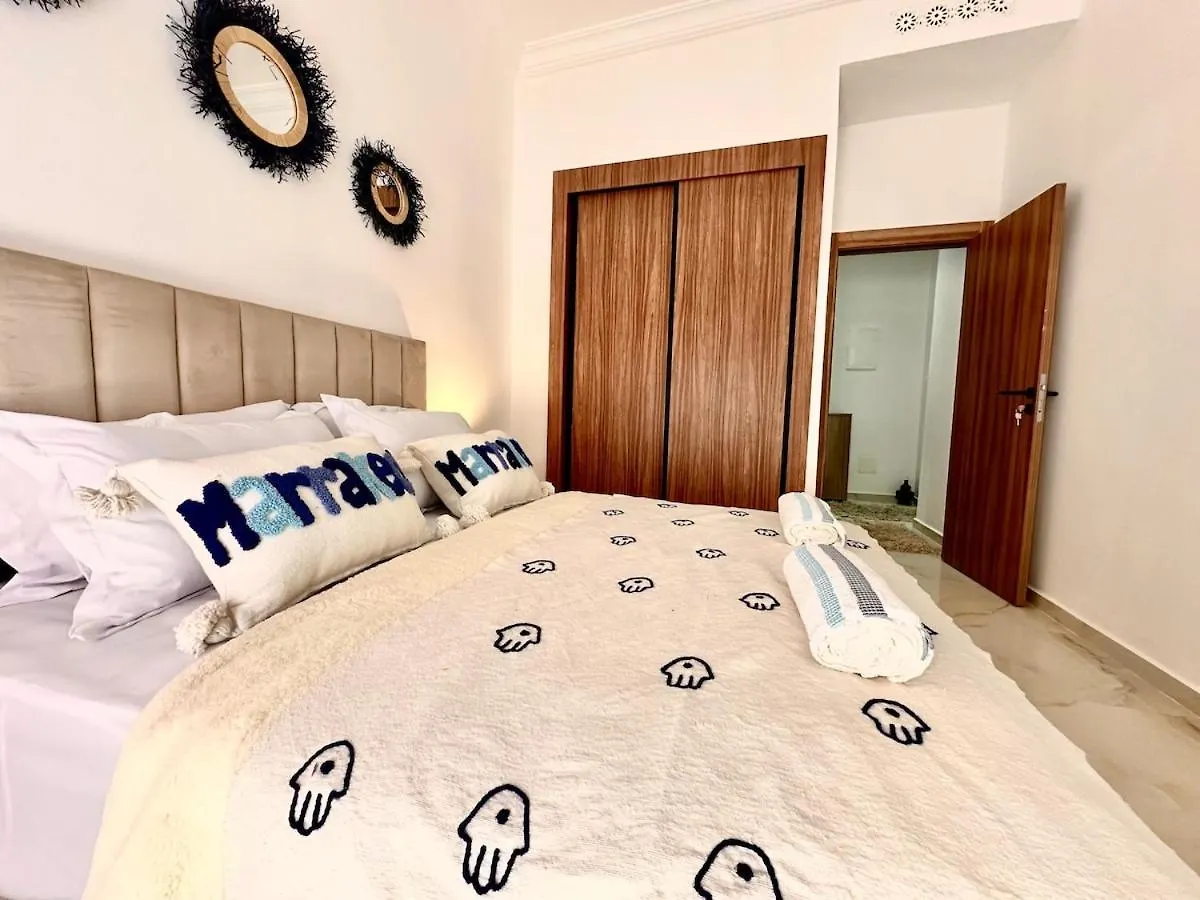 Elegant And Quiet With Pool View Apartment Marrakesh